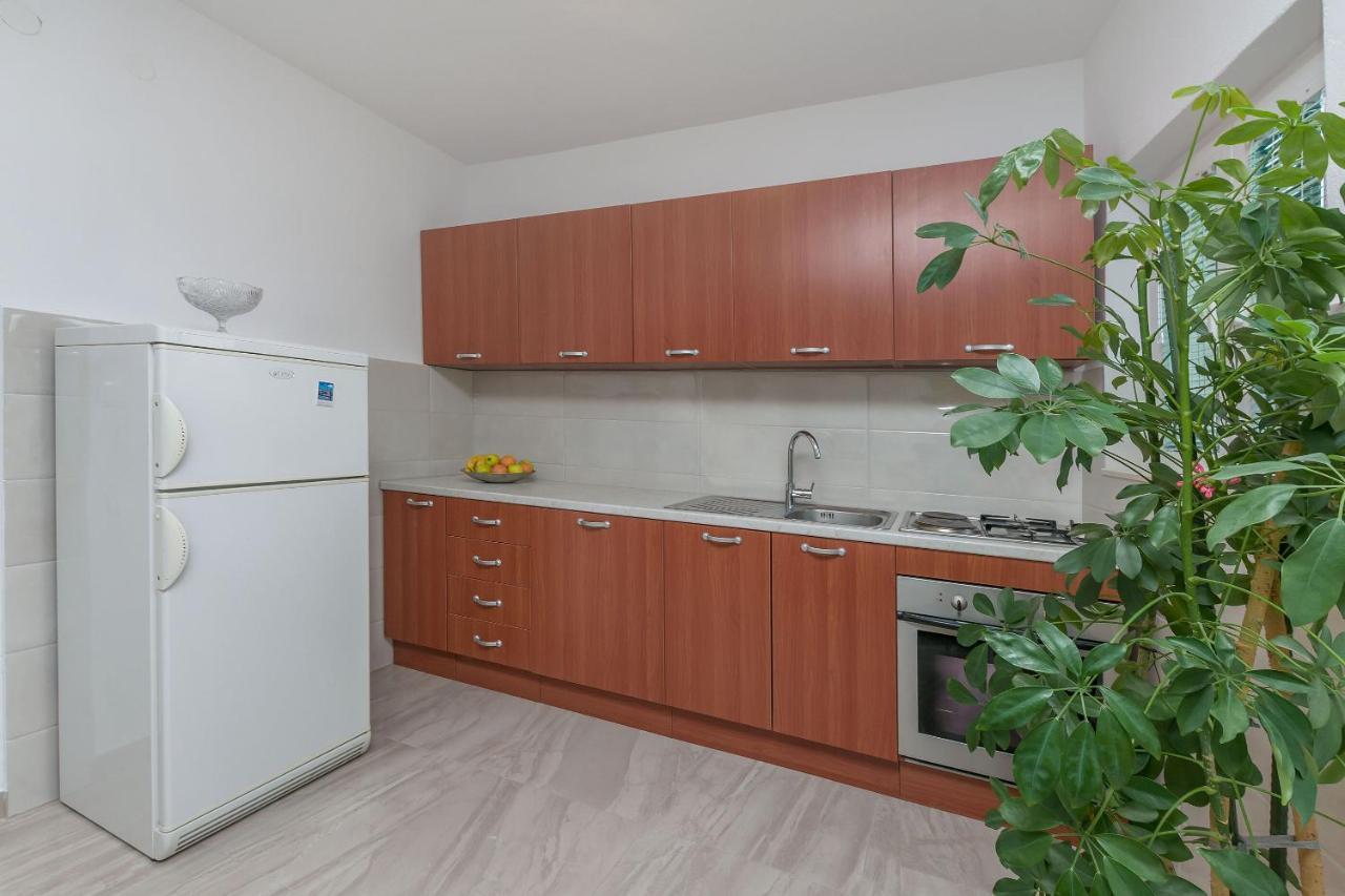 Apartments Jasna Omis Bagian luar foto